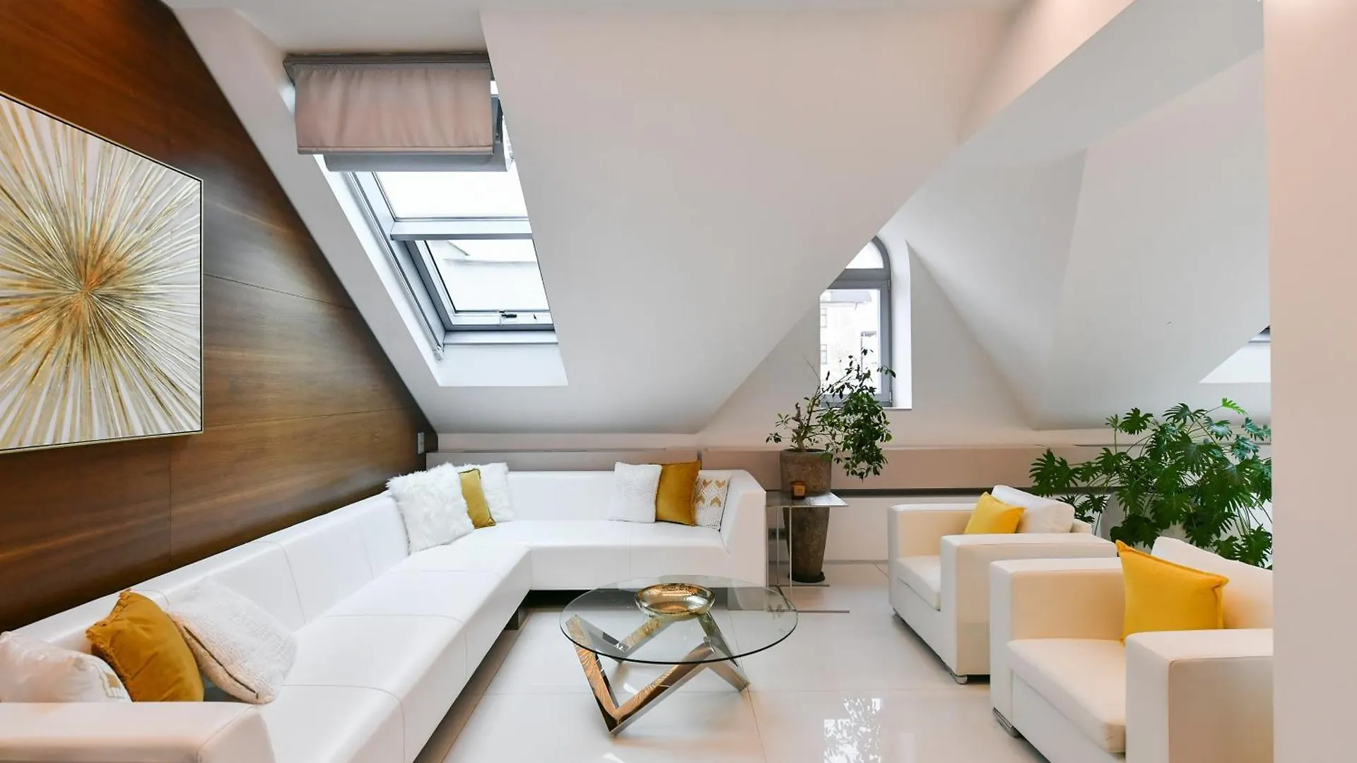 Appartement Presidential Penthouse, 303M2, Jacuzzi On Terrace, Sauna, 6Bdrm, 4Bthrm, Ac, Lift Praag