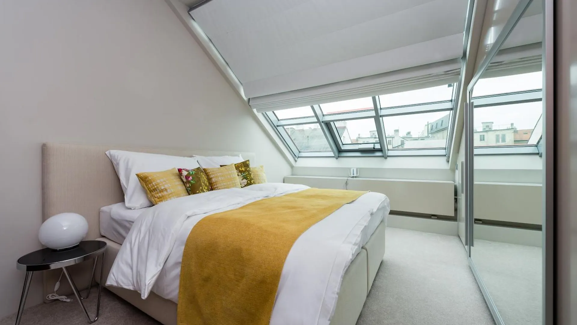 Presidential Penthouse, 303M2, Jacuzzi On Terrace, Sauna, 6Bdrm, 4Bthrm, Ac, Lift Praag