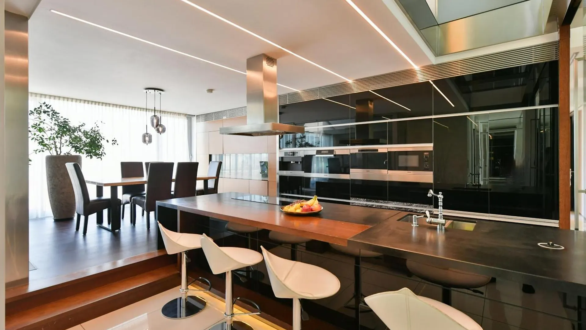 Appartement Presidential Penthouse, 303M2, Jacuzzi On Terrace, Sauna, 6Bdrm, 4Bthrm, Ac, Lift Praag Tsjechië
