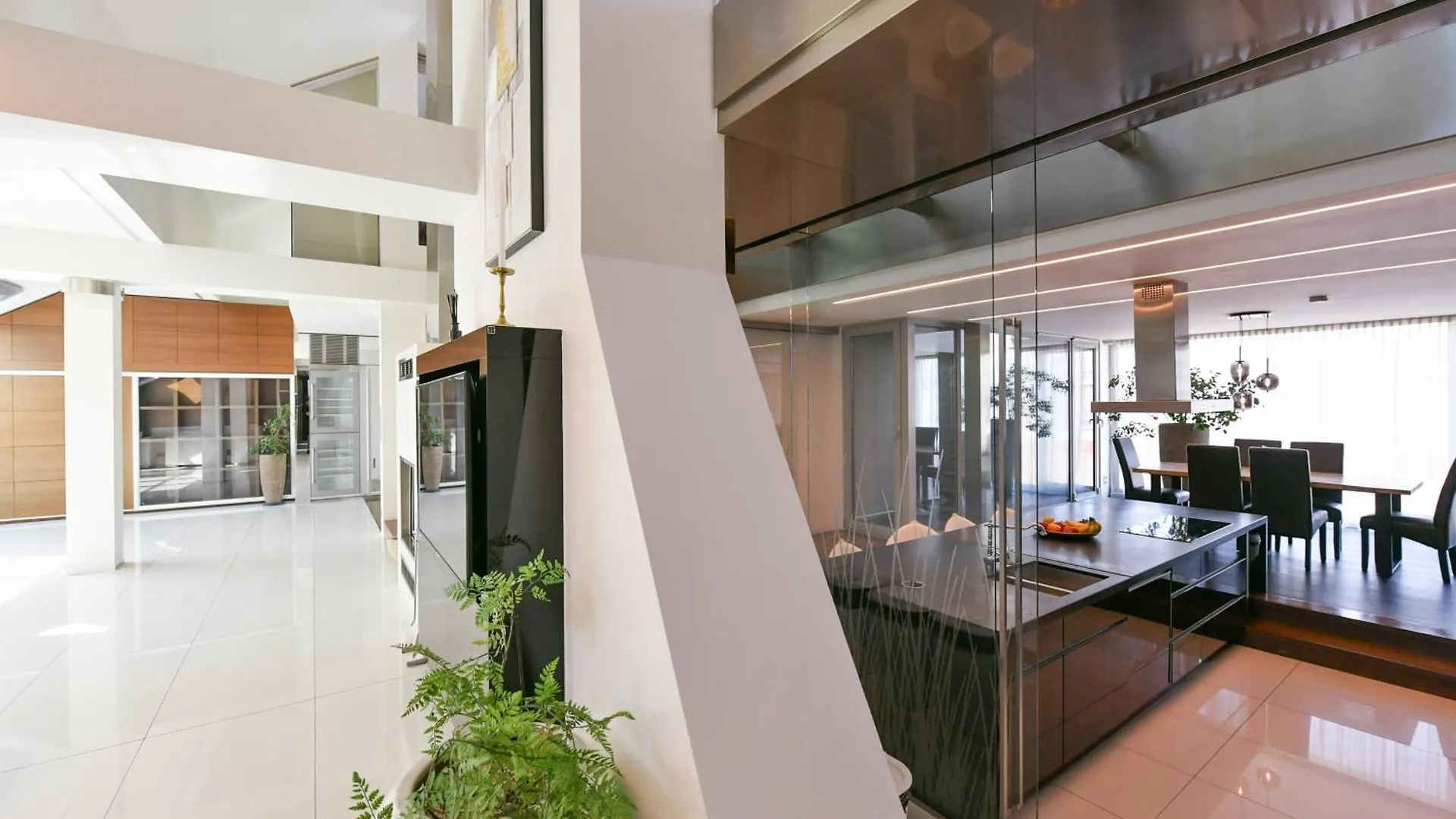 Presidential Penthouse, 303M2, Jacuzzi On Terrace, Sauna, 6Bdrm, 4Bthrm, Ac, Lift Praag