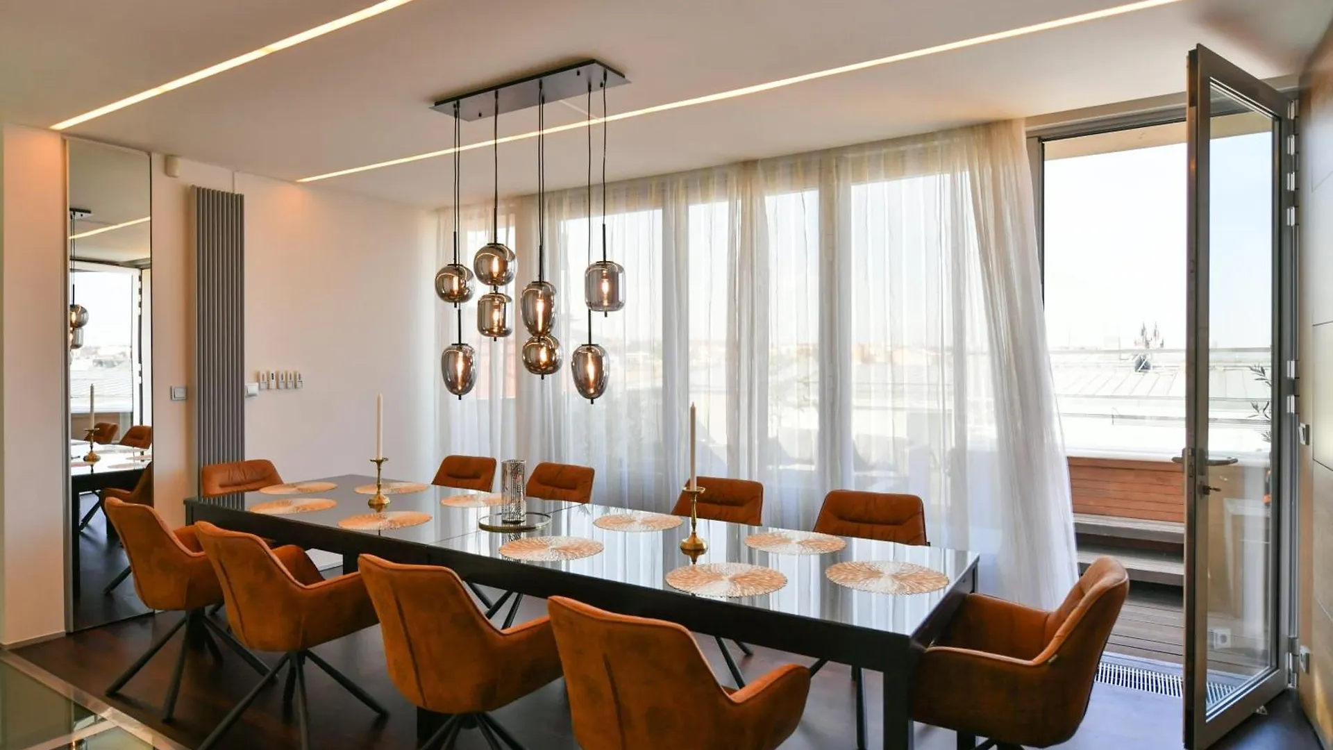 Presidential Penthouse, 303M2, Jacuzzi On Terrace, Sauna, 6Bdrm, 4Bthrm, Ac, Lift Praag 0*,